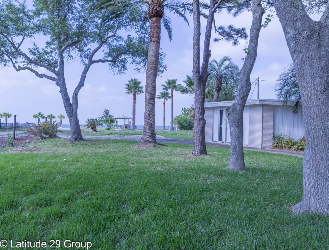 Photo of 2588 Cliff Drive