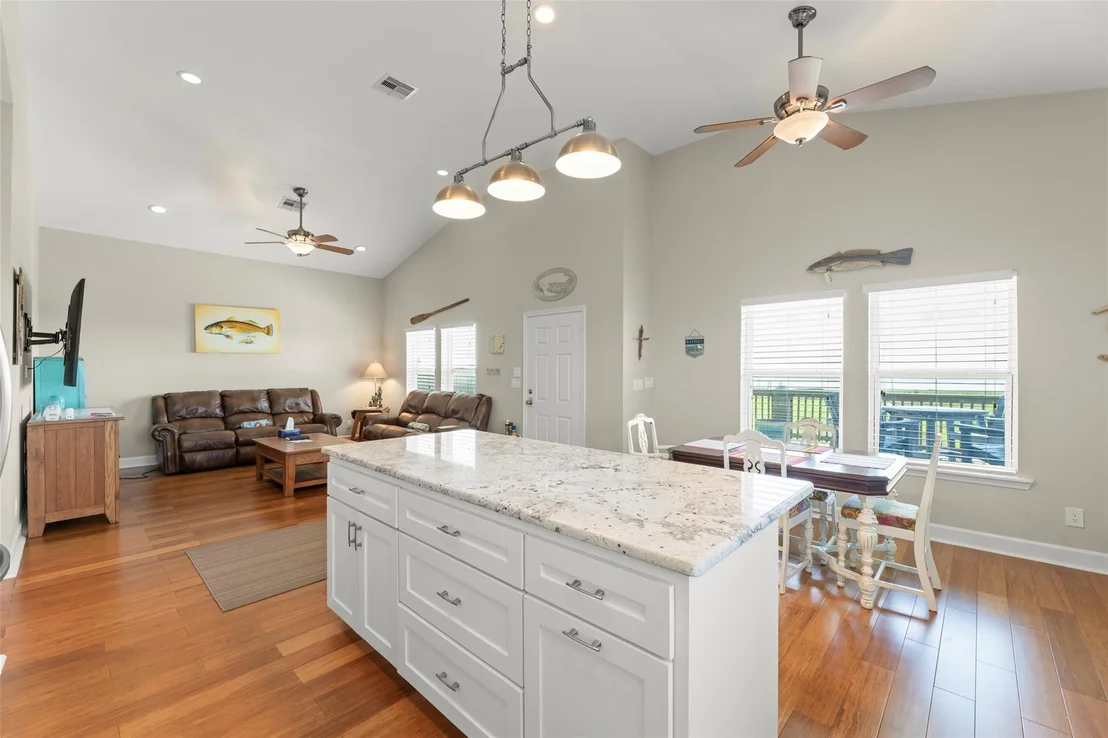 Photo of 742 Bay Drive