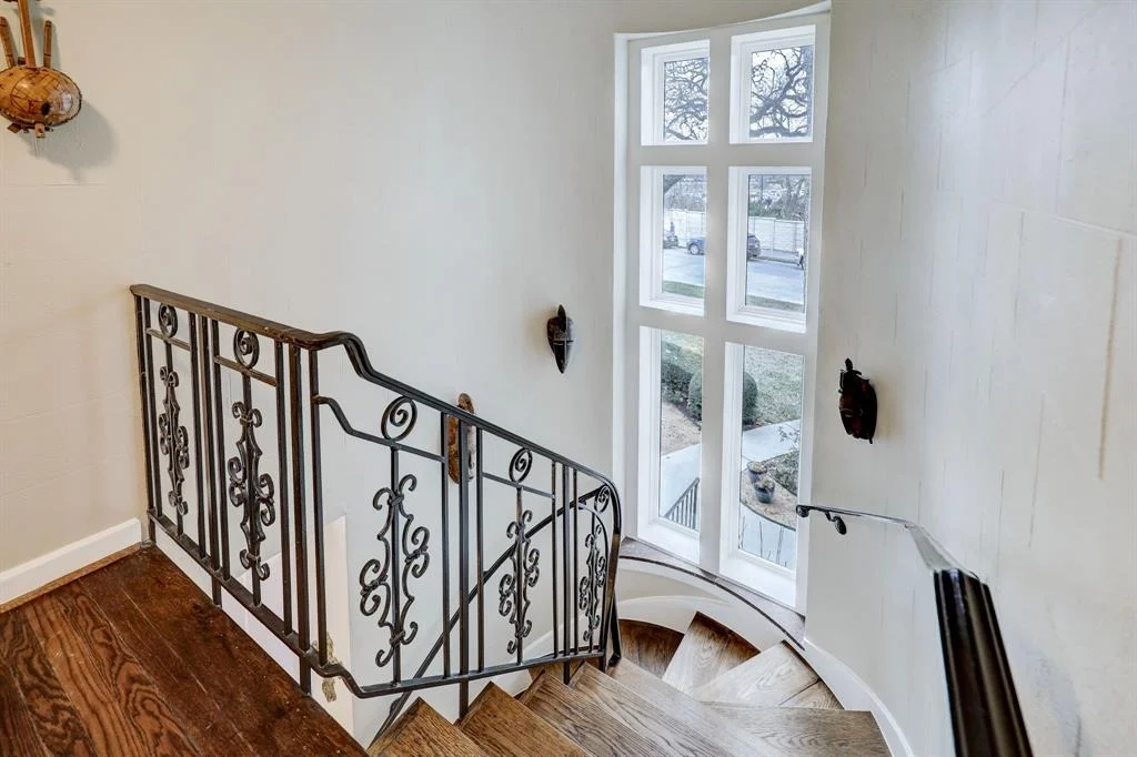 Photo of 2535 N Macgregor Way