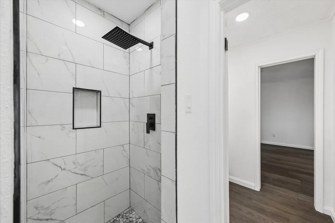 Photo of 210 Weeping Oak Lane