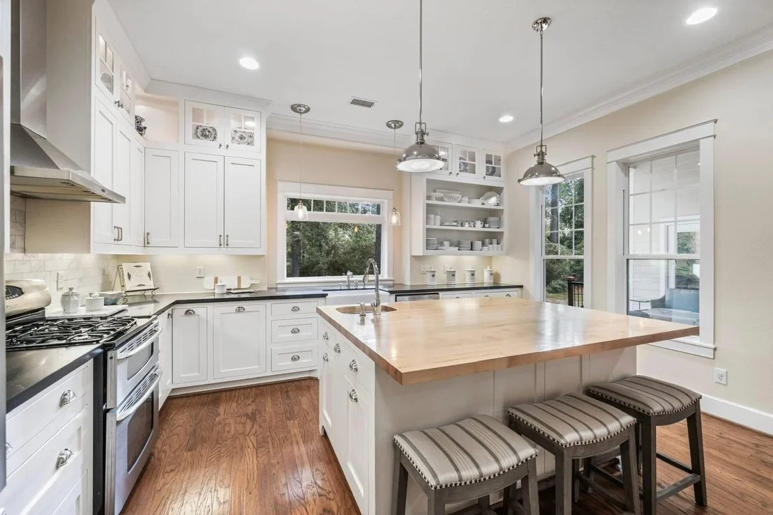 Photo of 16 Balboa Road