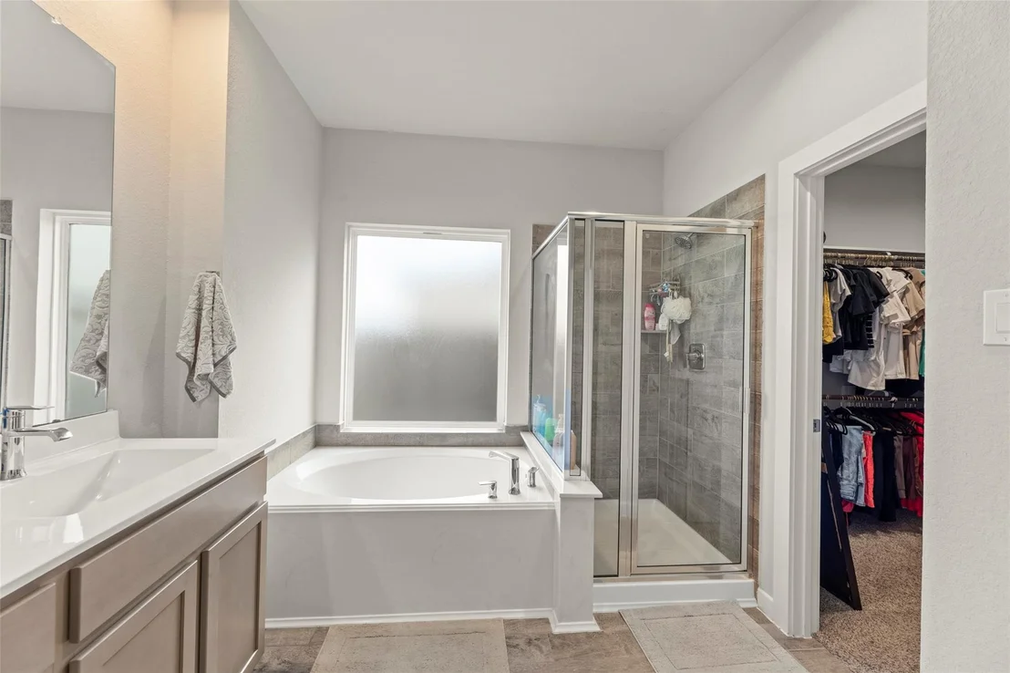 Photo of 2927 Neem Tree Lane