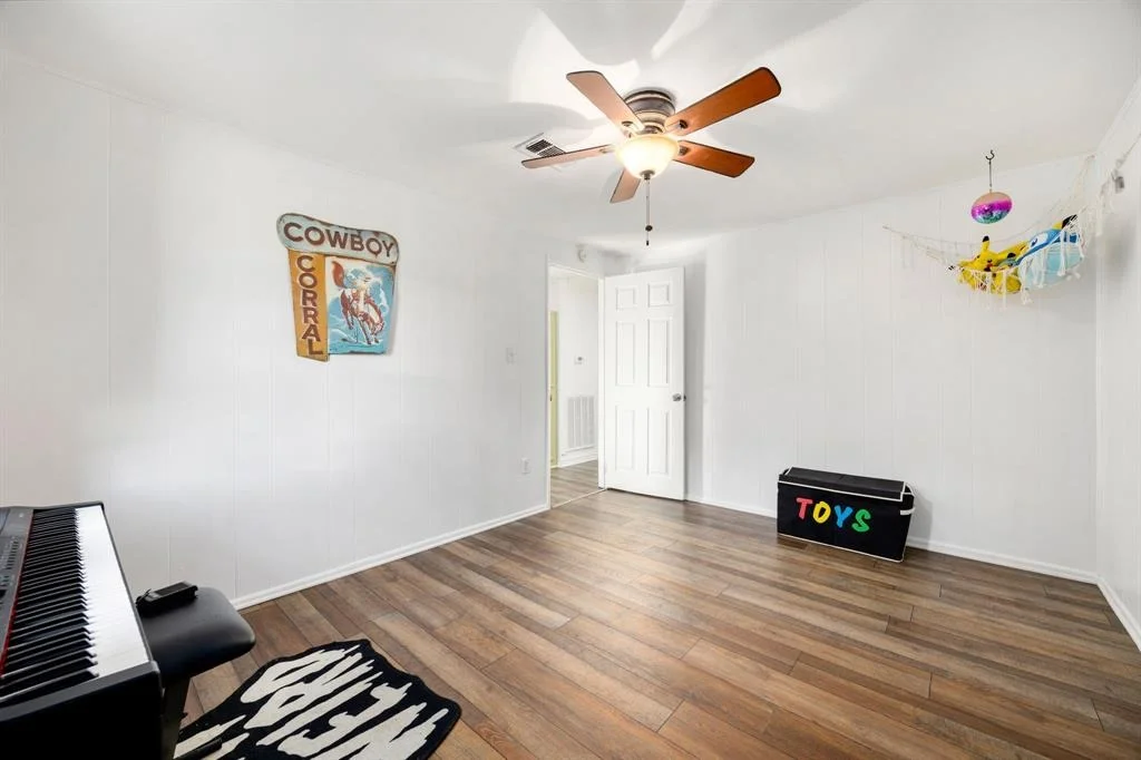 Photo of 33180 Wright Road