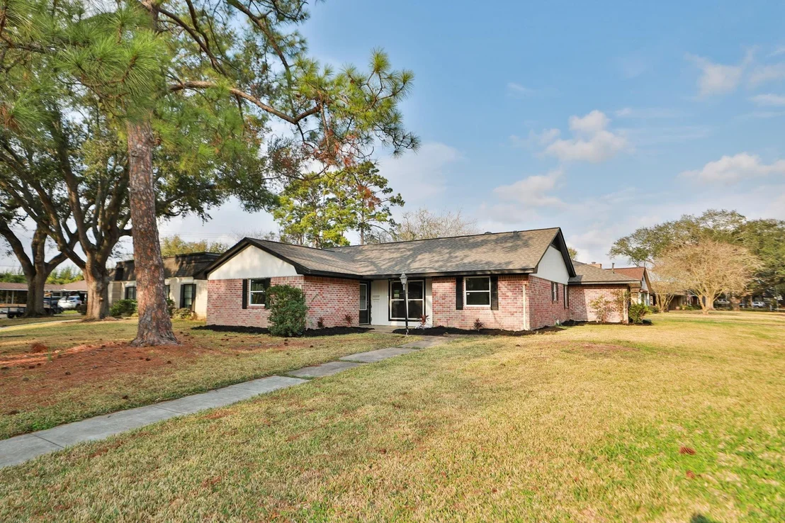 Photo of 18111 Barbuda Lane