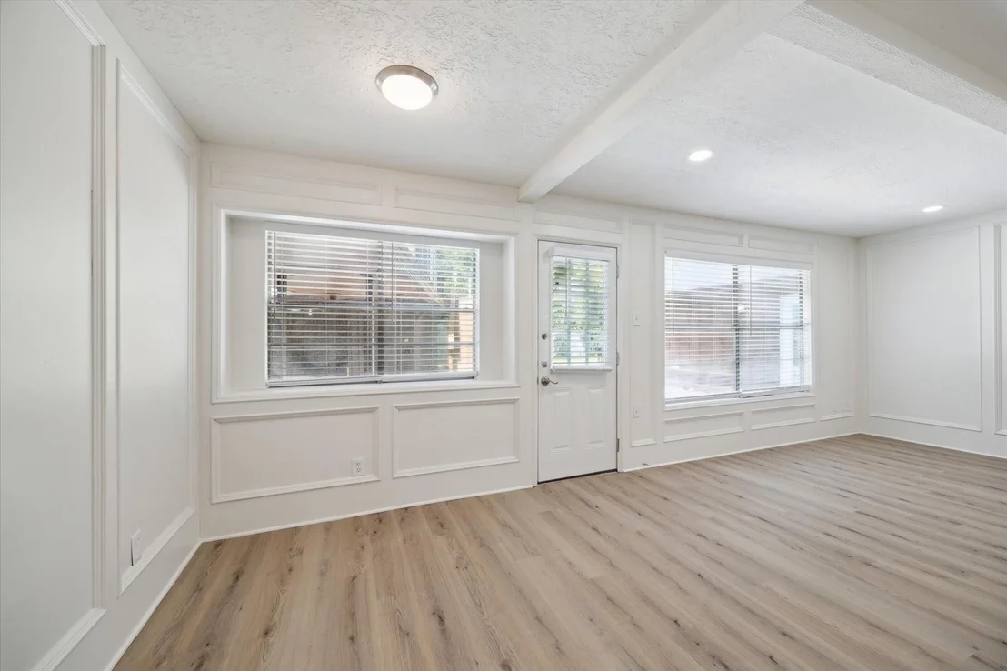 Photo of 25402 Lynbriar Lane