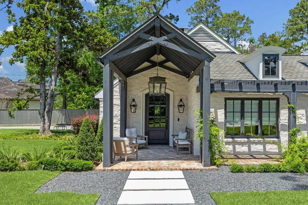 Photo of 225 Millbrook Street