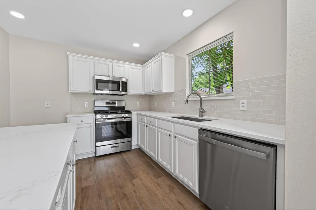 Photo of 21090 Aldens Oak