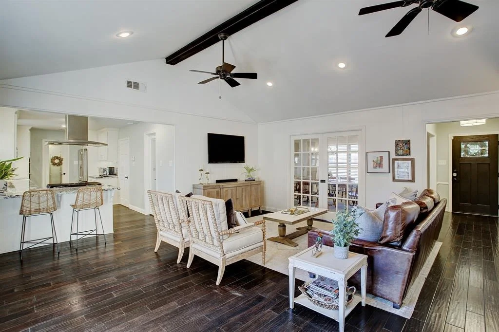 Photo of 1027 Chamboard Lane