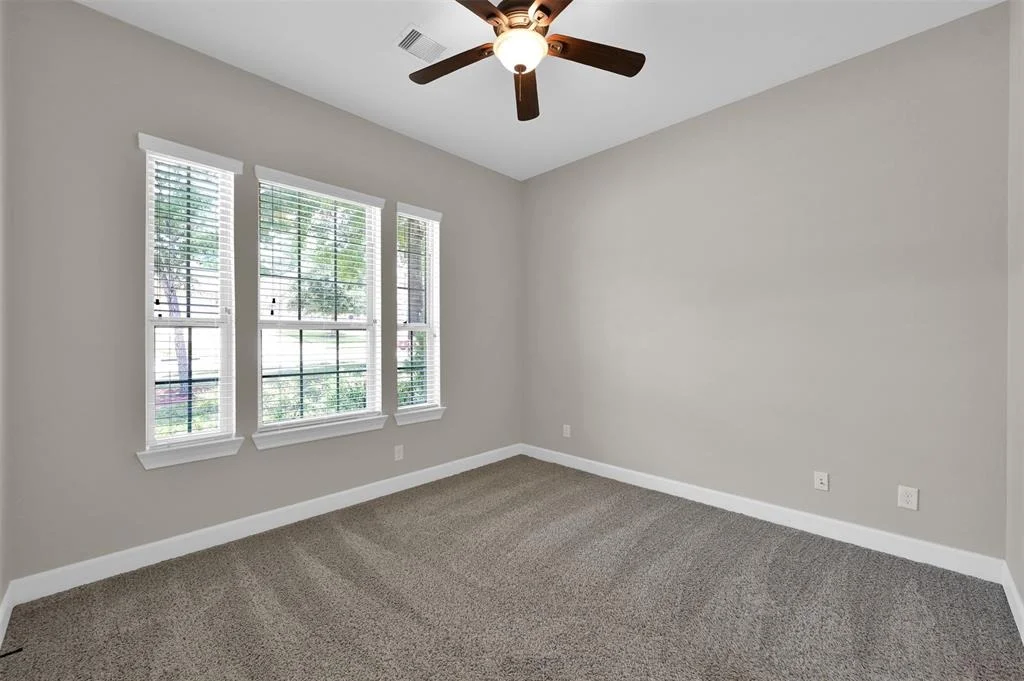 Photo of 4845 Bayou St John