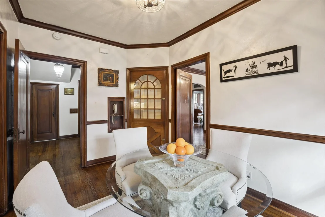 Photo of 2345 Blue Bonnet Boulevard