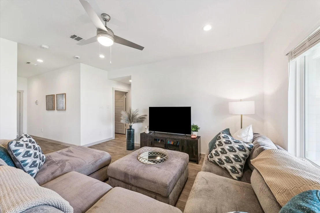 Photo of 8018 Buck Lane