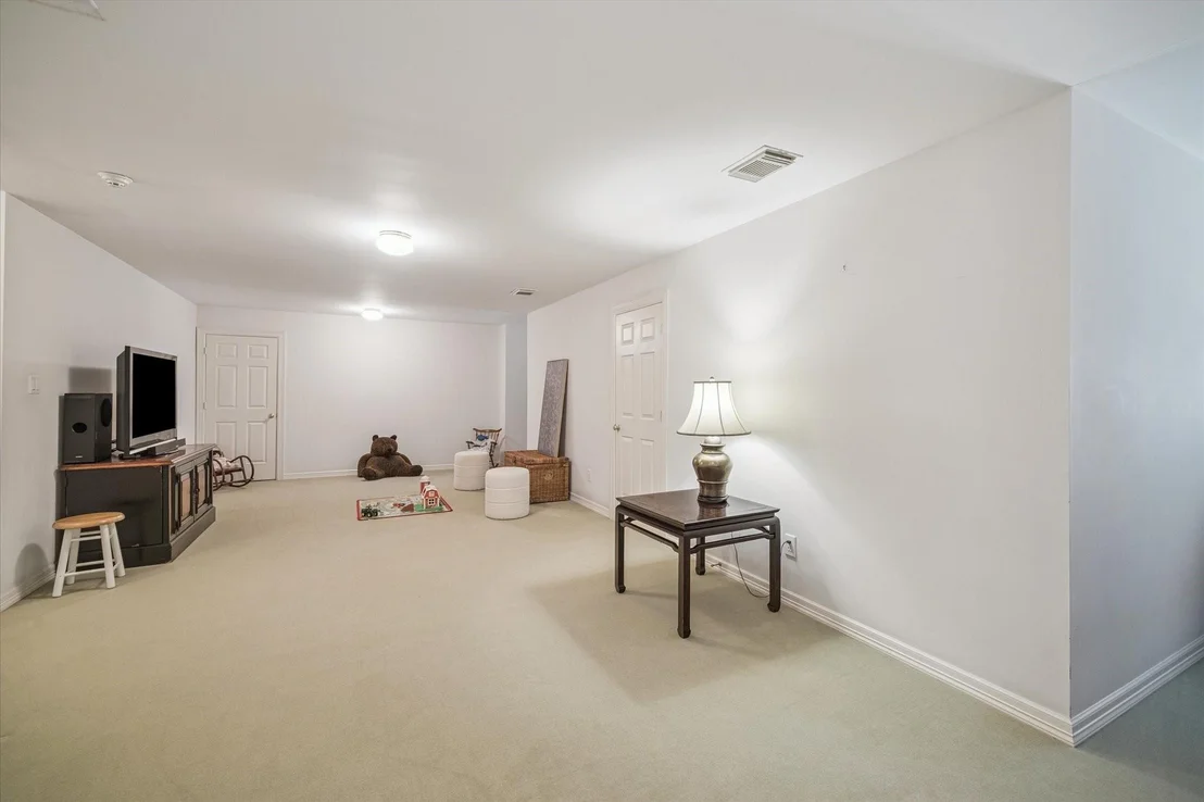 Photo of 5565 Tilbury Drive