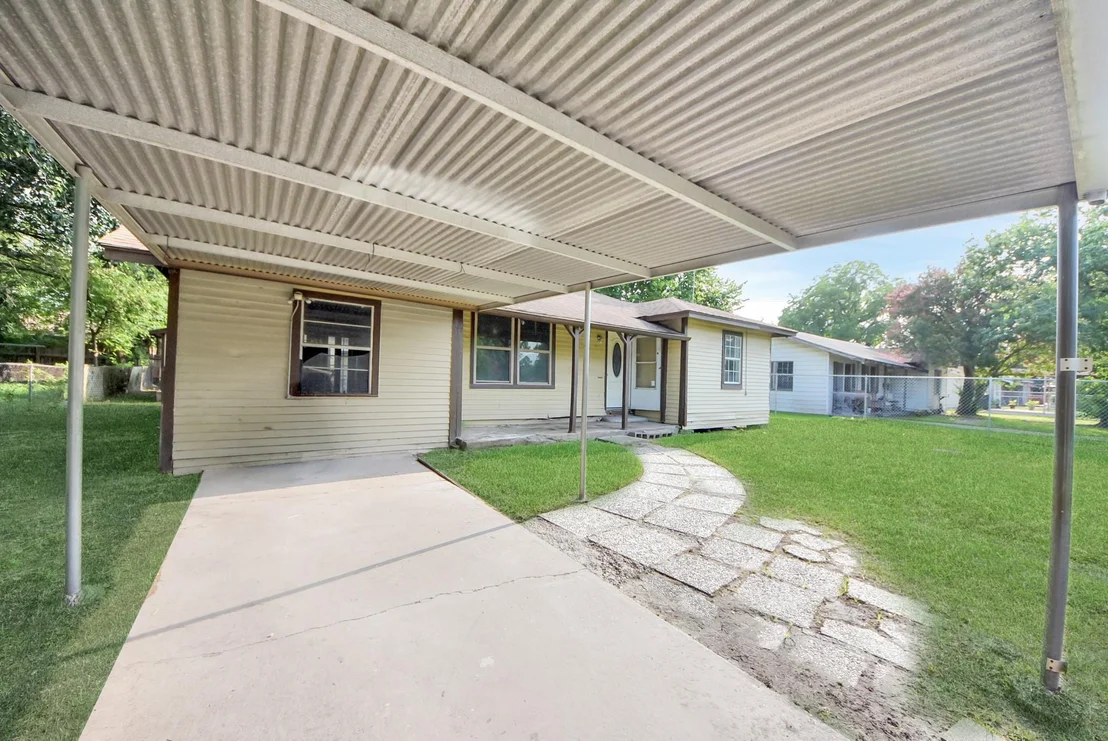 Photo of 117 E Witcher Lane
