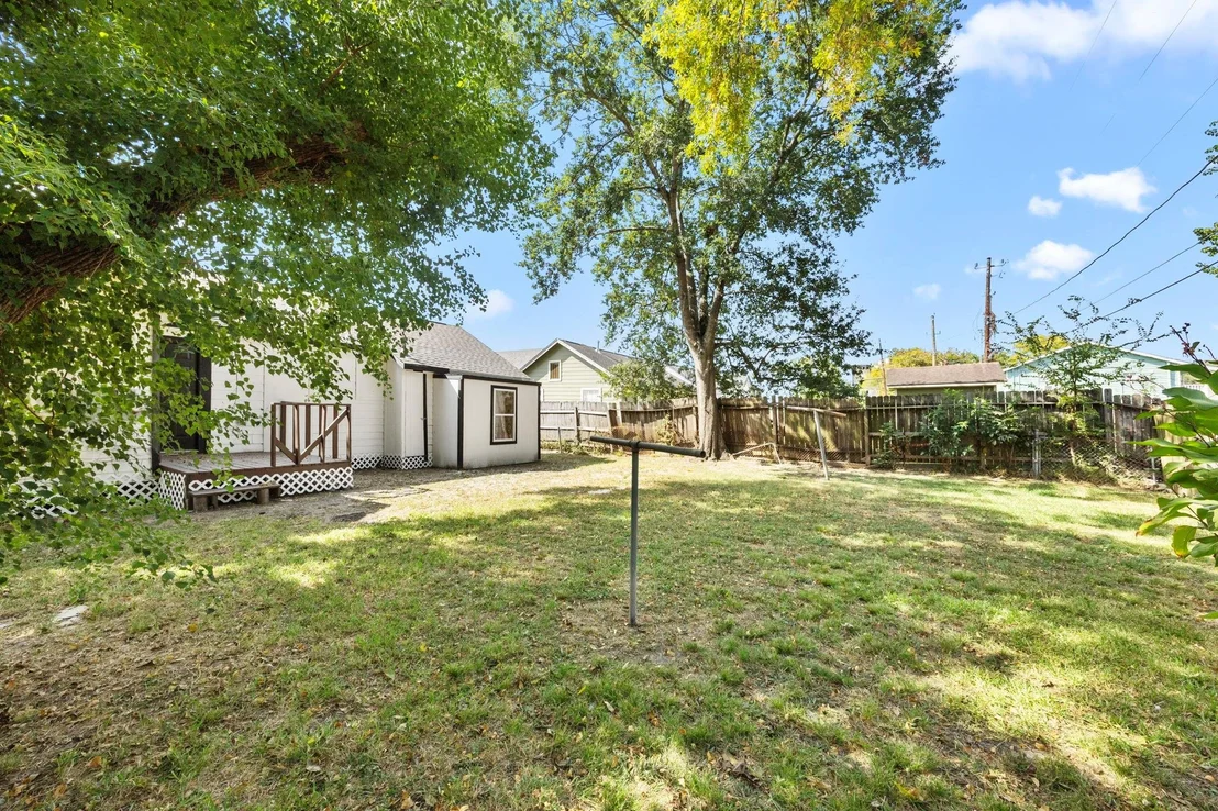 Photo of 905 Elm Avenue