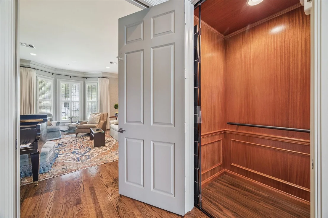 Photo of 5565 Tilbury Drive