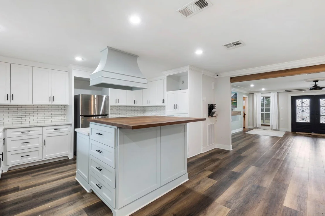 Photo of 618 Mosher Lane