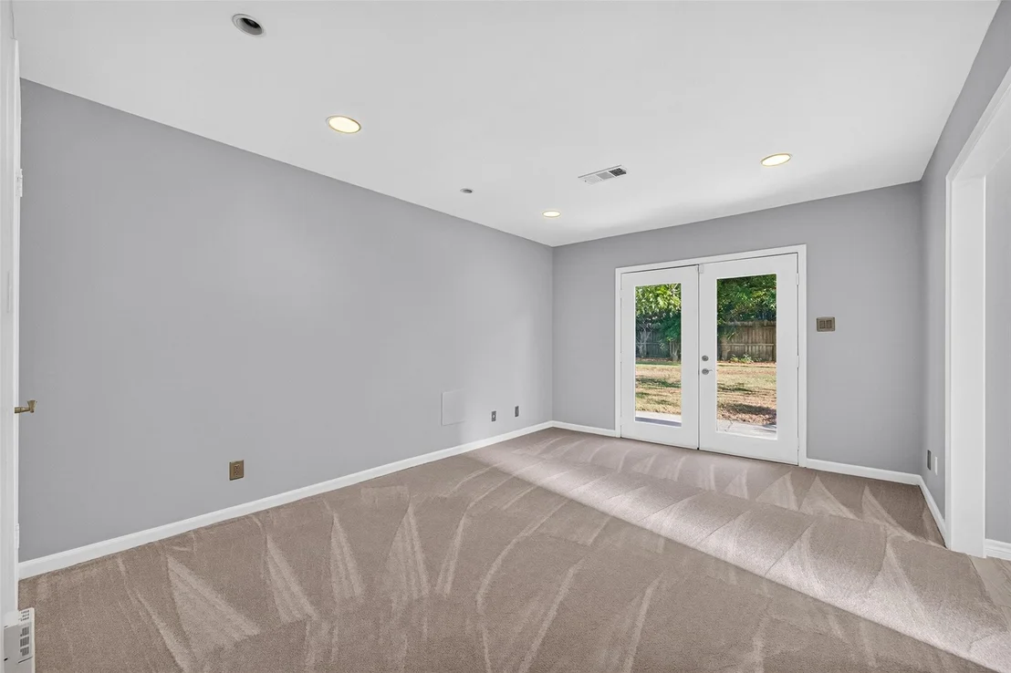 Photo of 5938 Claridge Drive