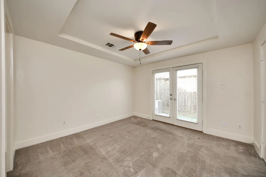 Photo of Unit 205 at 5941 South Loop E