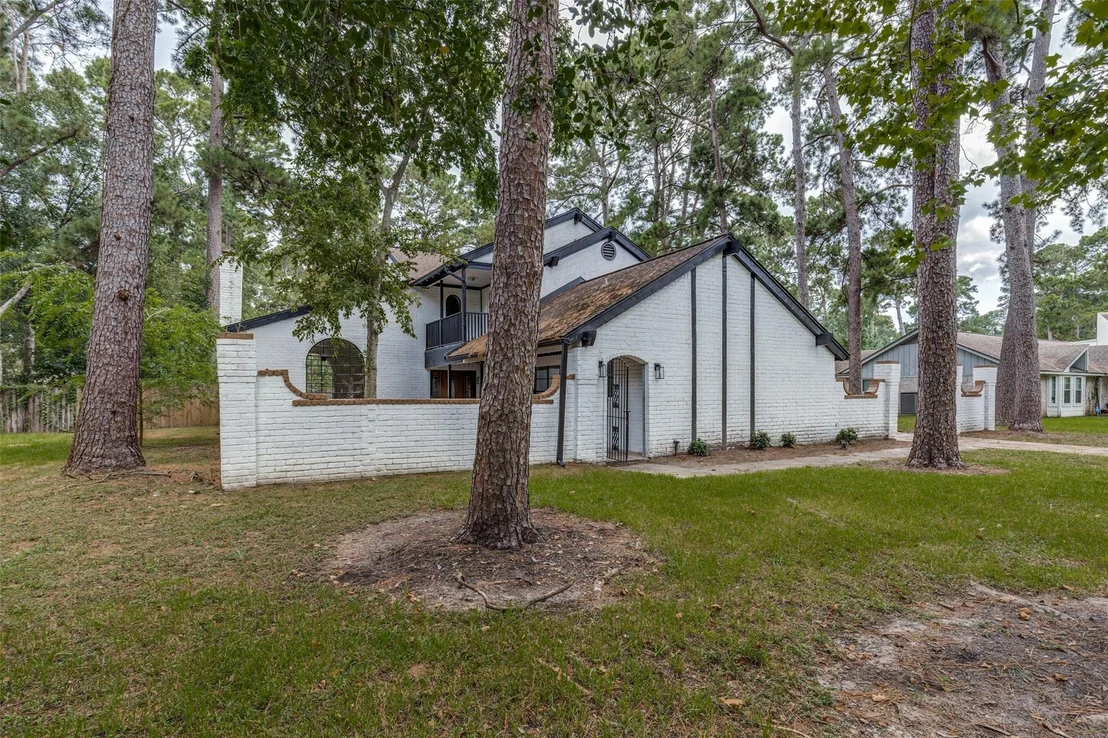 Photo of 6611 Falling Waters Drive