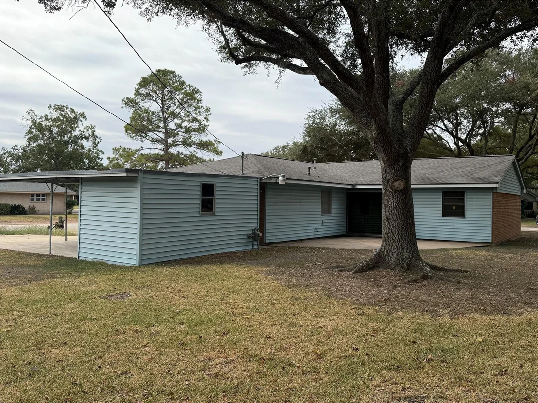 Photo of 3002 Lamar Circle