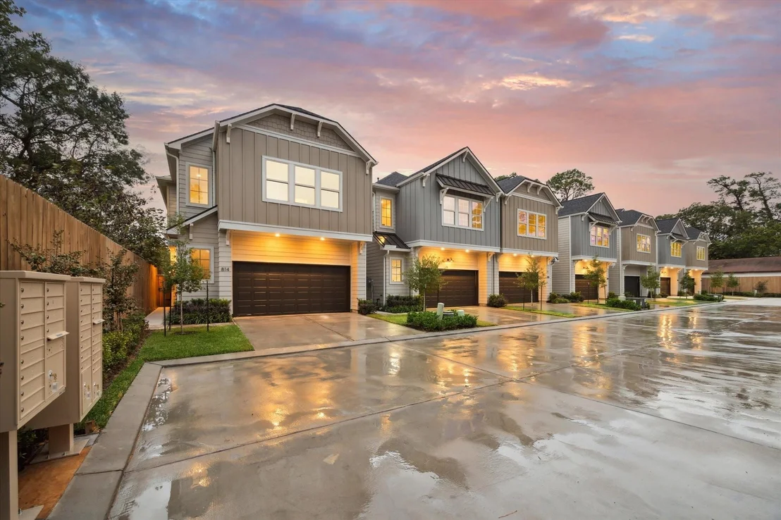 Photo of 808 Glowing Dawn Drive