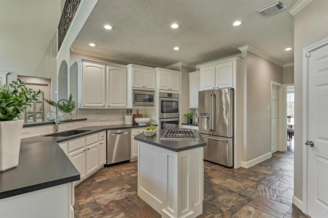 Photo of 170 N Hazelcrest Circle