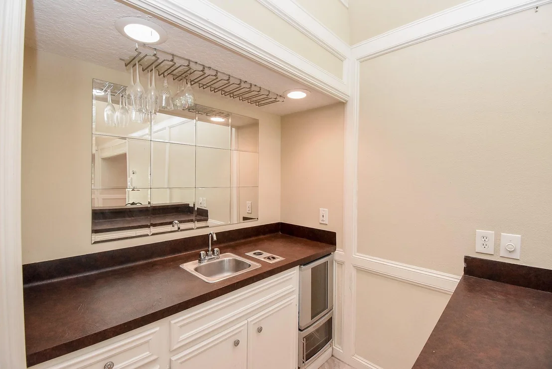 Photo of 426 Longview Drive