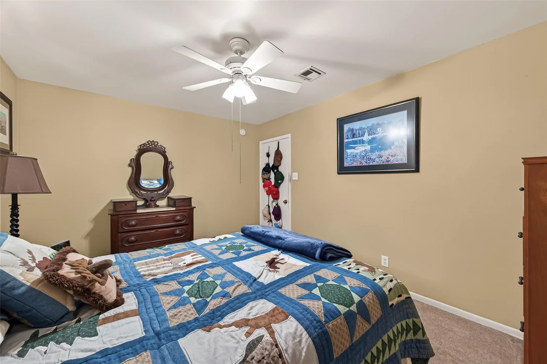 Photo of 10062 Warwana Road