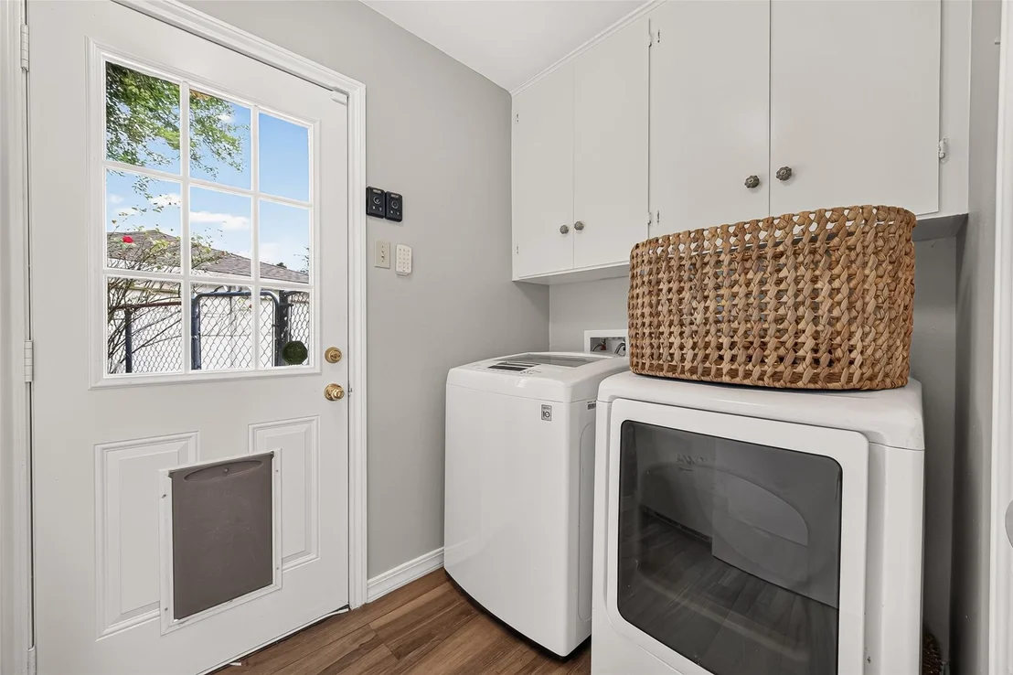 Photo of 6011 Benning Drive
