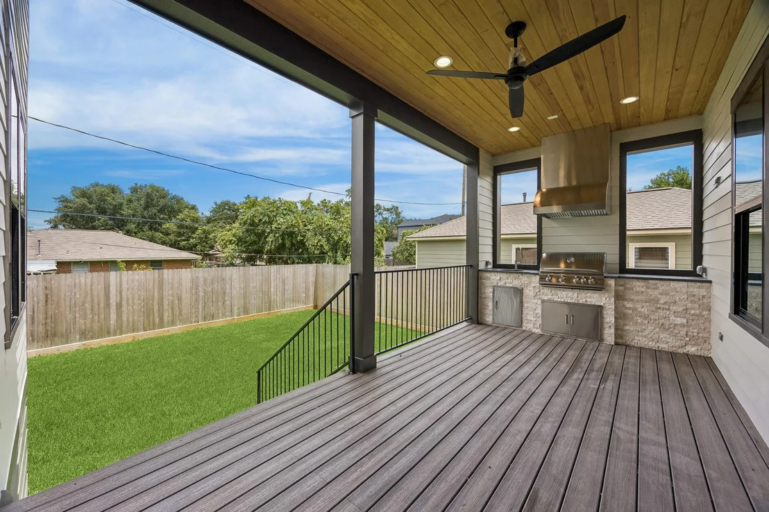 Photo of 2214 Chantilly Lane