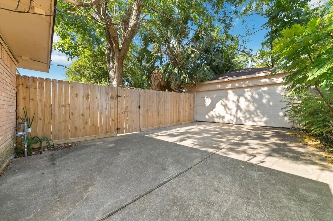 Photo of 11426 Endicott Lane