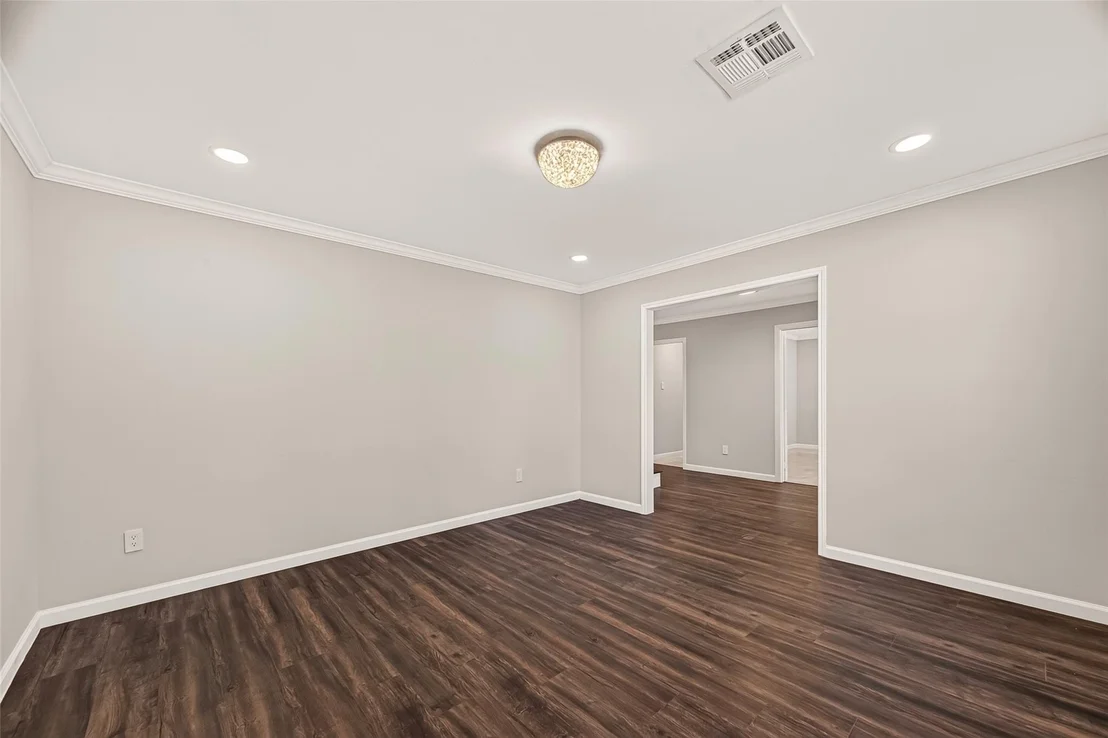 Photo of 418 N Wilcrest Drive