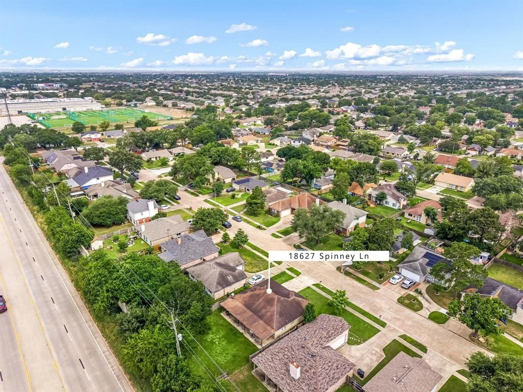 Photo of 18627 Spinney Lane Drive
