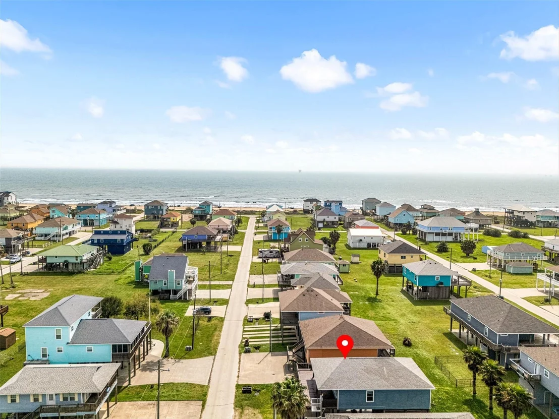 Photo of 871 Surfview