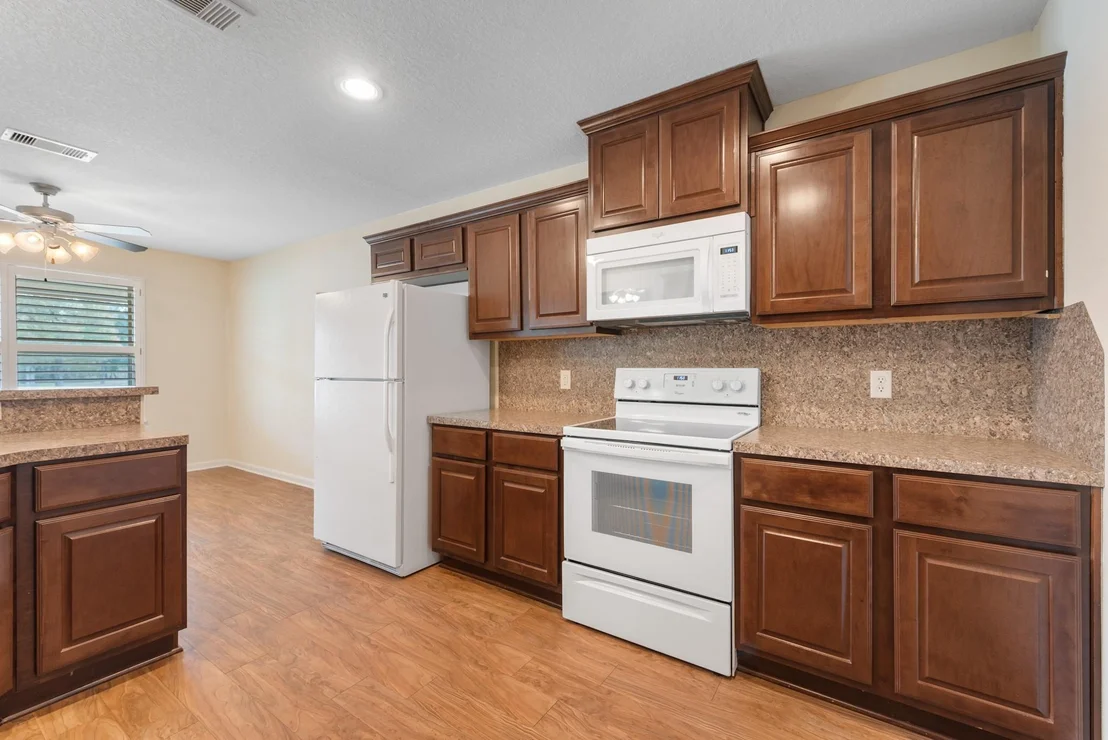 Photo of 1635 Lakeview Drive