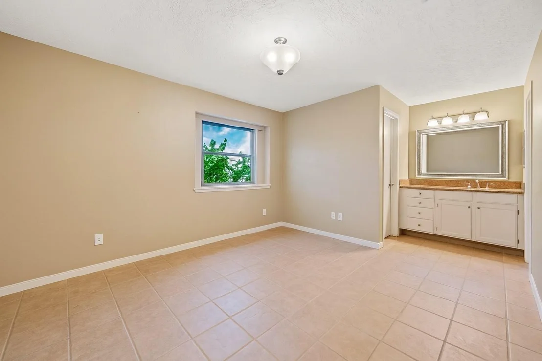Photo of 19907 Lions Gate Drive