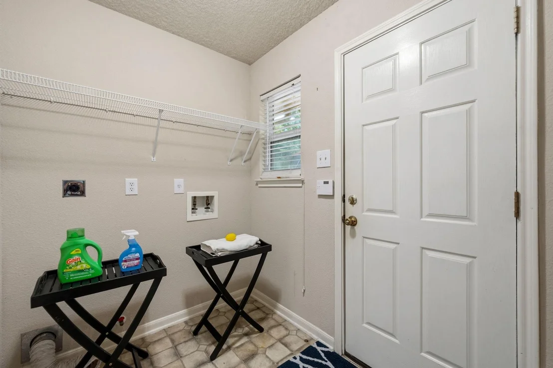 Photo of 27974 Southland Drive