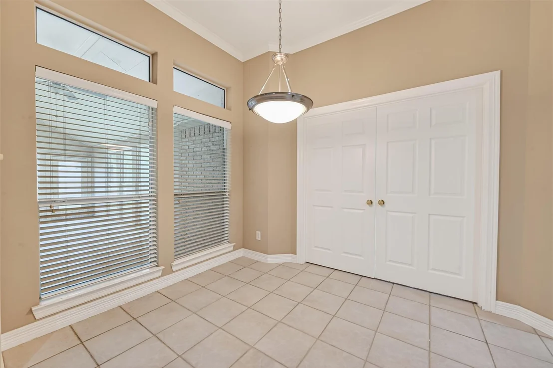 Photo of 1202 Waterside Estates Circle