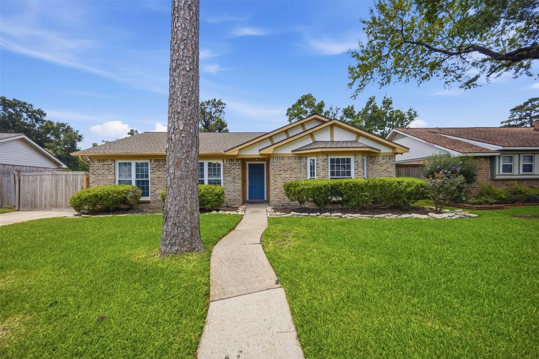 Photo of 24015 Spring Mill Lane