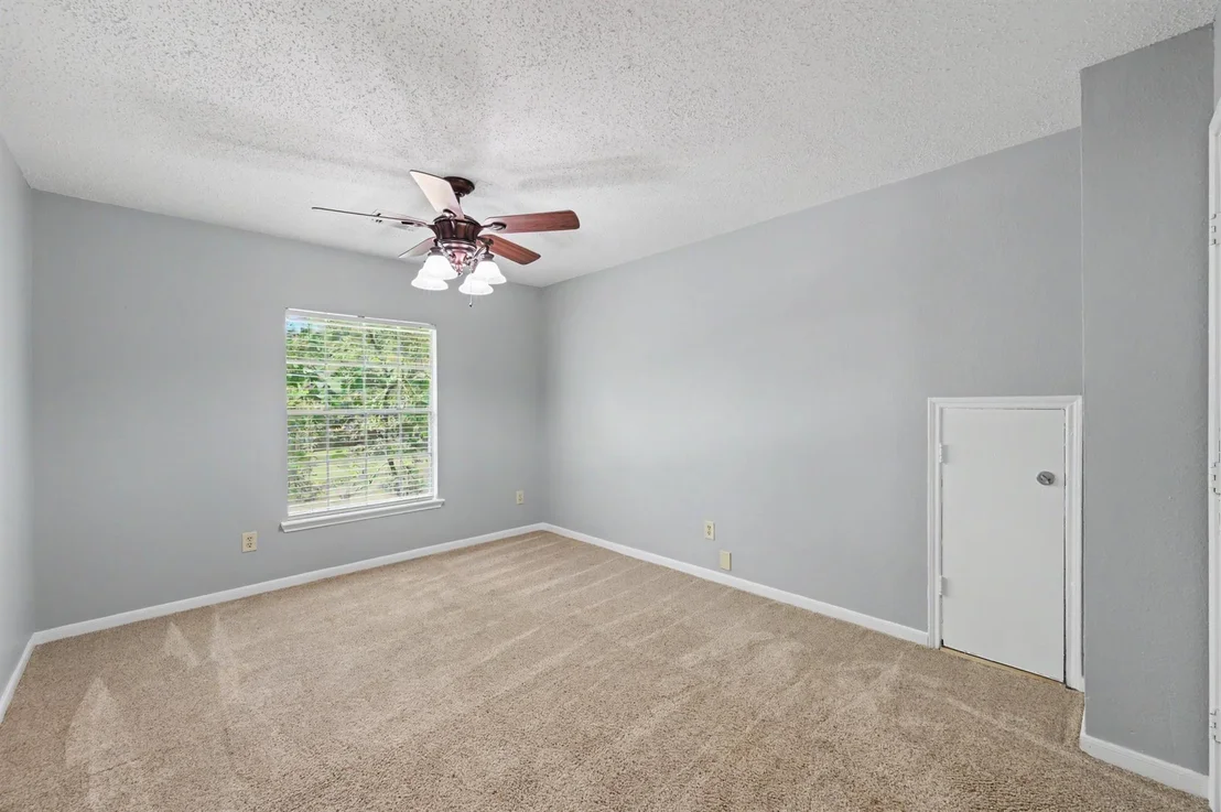 Photo of 80 Eagle Rock Circle