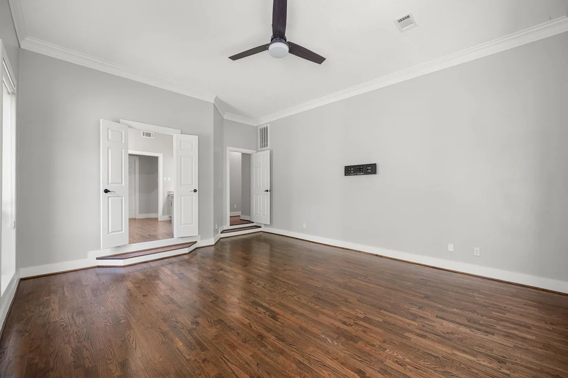 Photo of 24611 W Kingscrest Circle