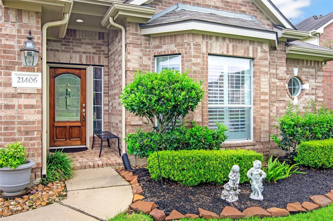 Photo of 21406 Avalon Queen Drive