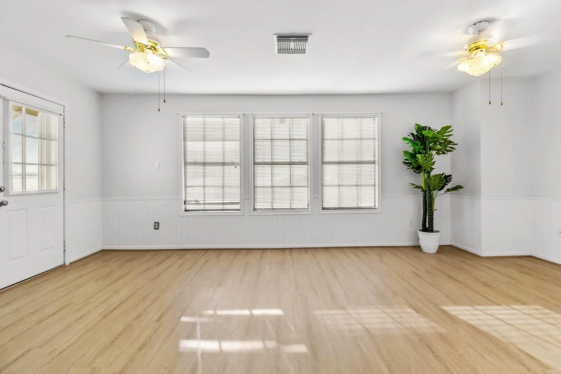Photo of 554 Harbor Drive