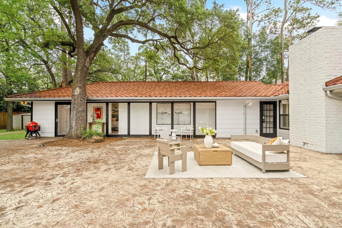 Photo of 938 Magdalene Drive