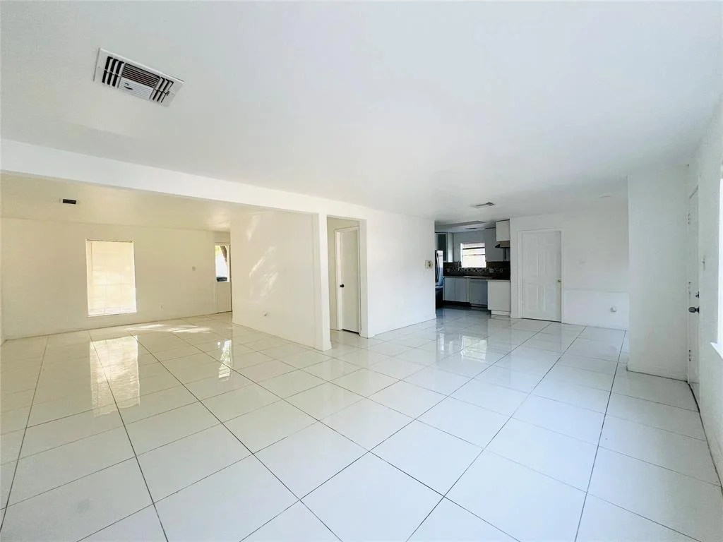 Photo of 6523 Escondido Drive