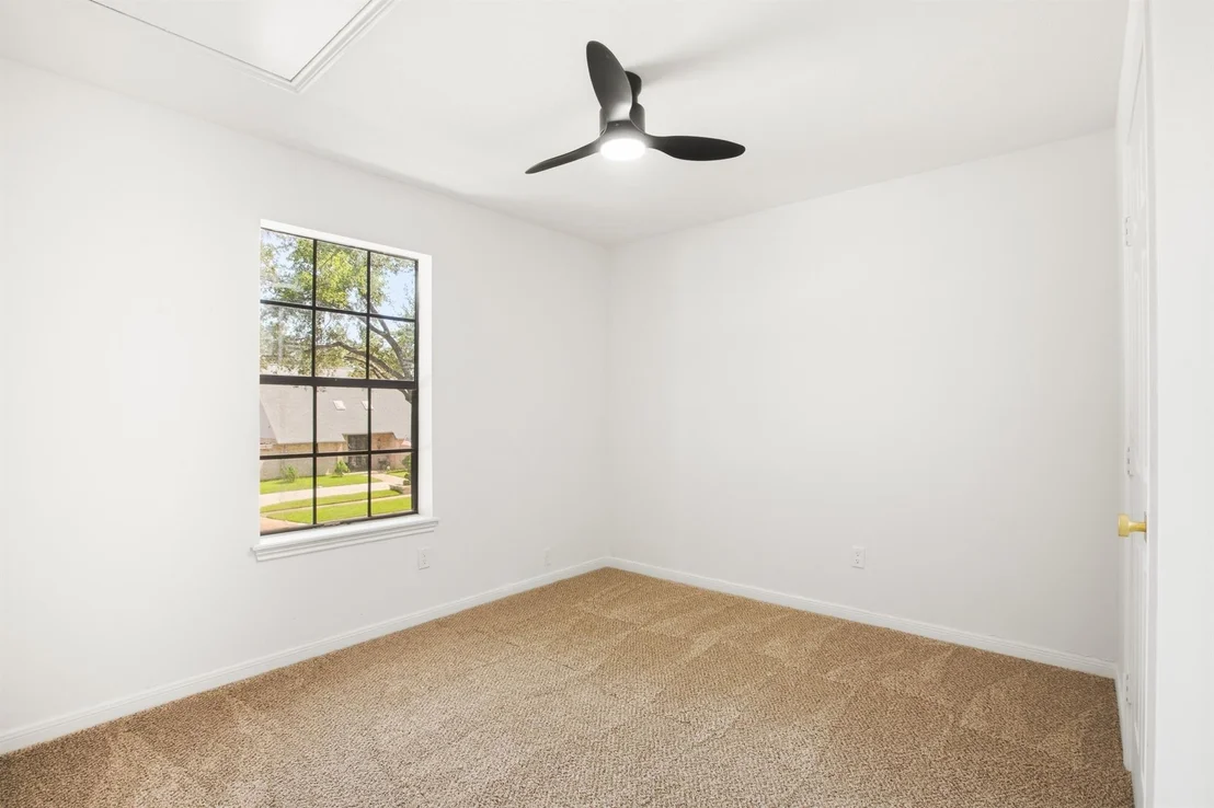 Photo of 18319 Oakhampton Drive