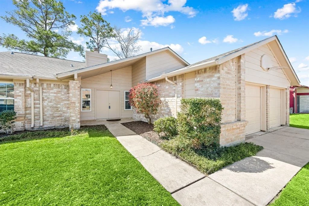 Photo of 12027 Fairpoint Drive
