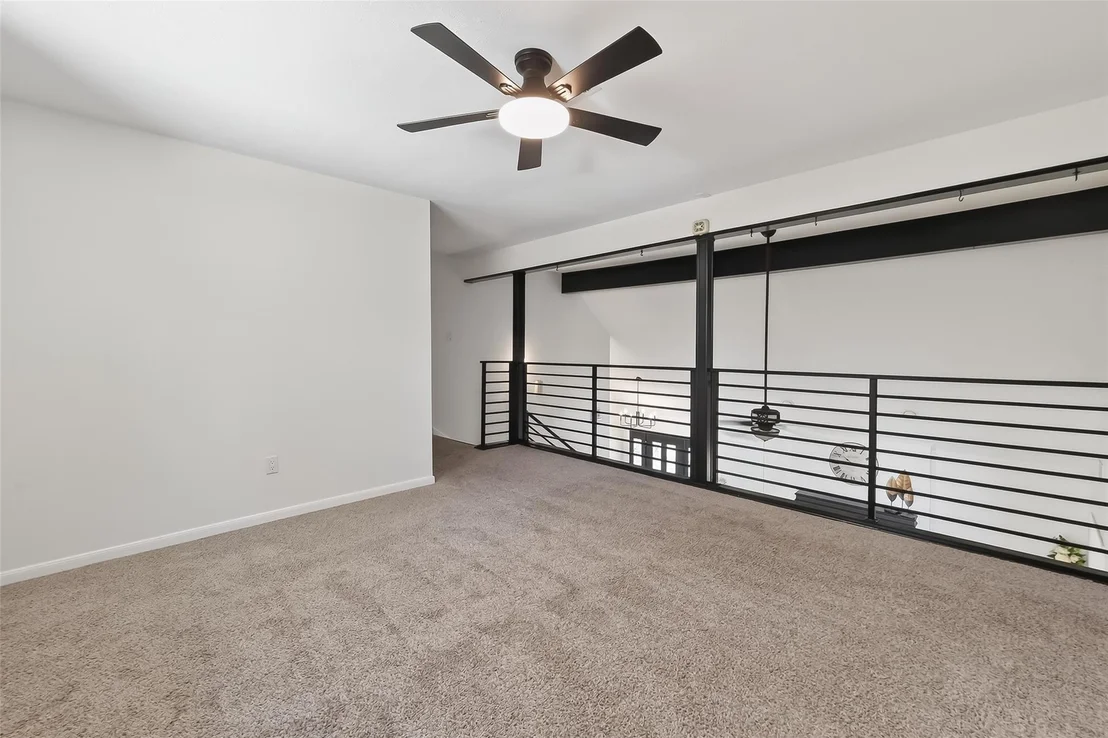 Photo of 13202 Lakecrest Drive