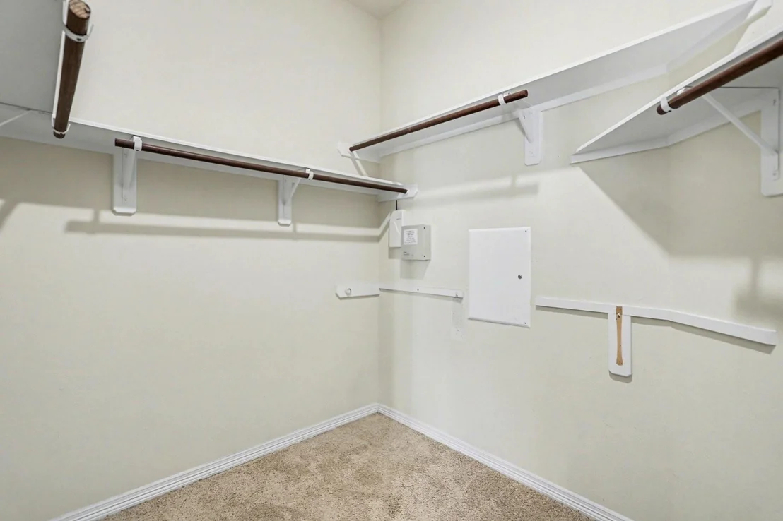 Photo of 27006 Cliff Pointe Lane