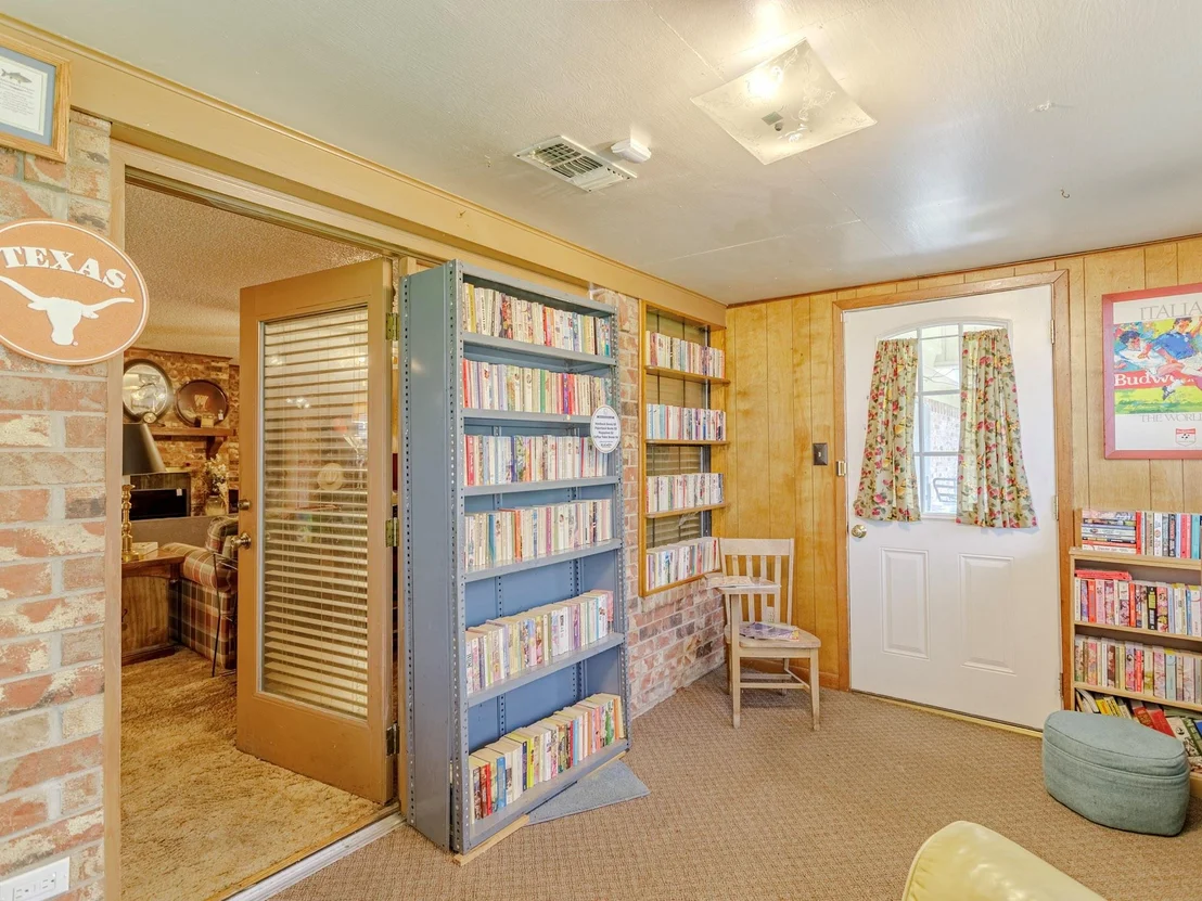 Photo of 1804 Lakeview Drive